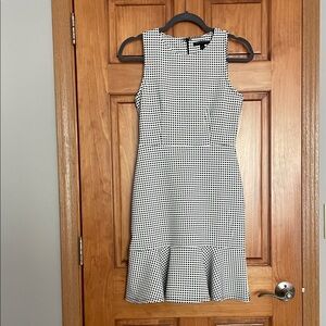 Banana Republic Black and White Patterned Midi Dress, Slim Fit Dress, Size 0